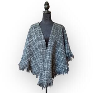 Vintage Weave of The Irish Gray Plaid Wool Cape Wrap Shawl w/Fringe One Size